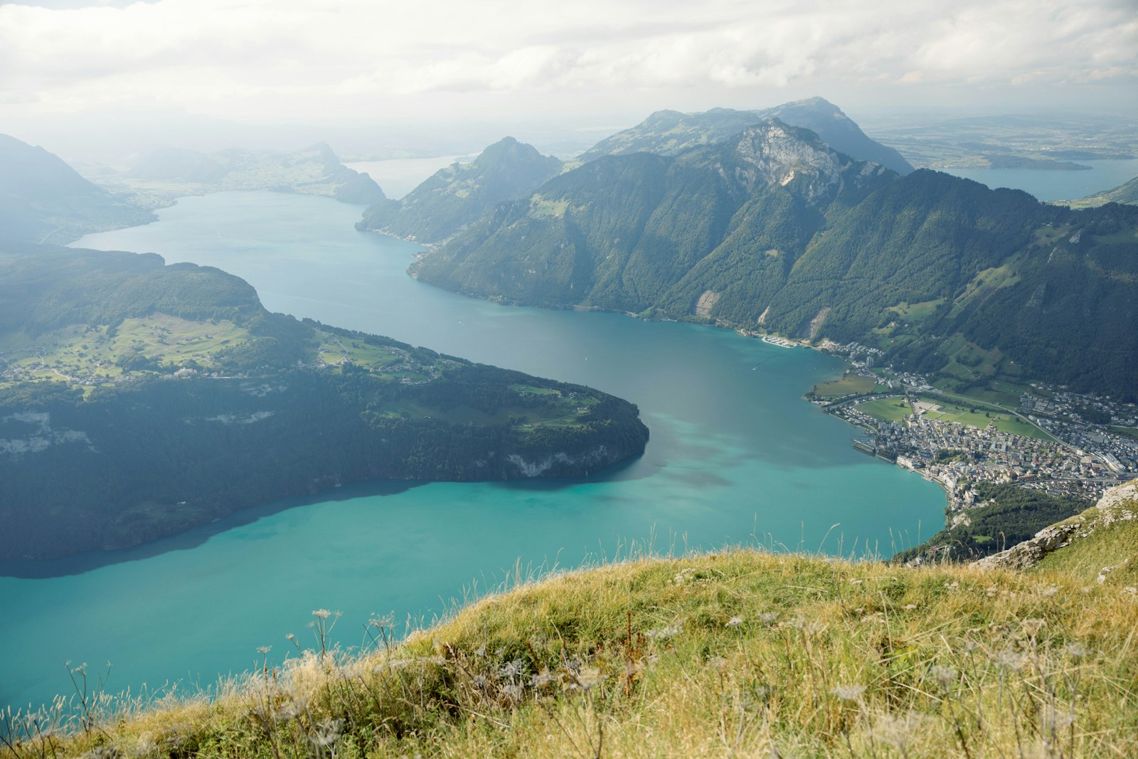 Blick über den Vierwaldstättersee in der Zentralschweiz